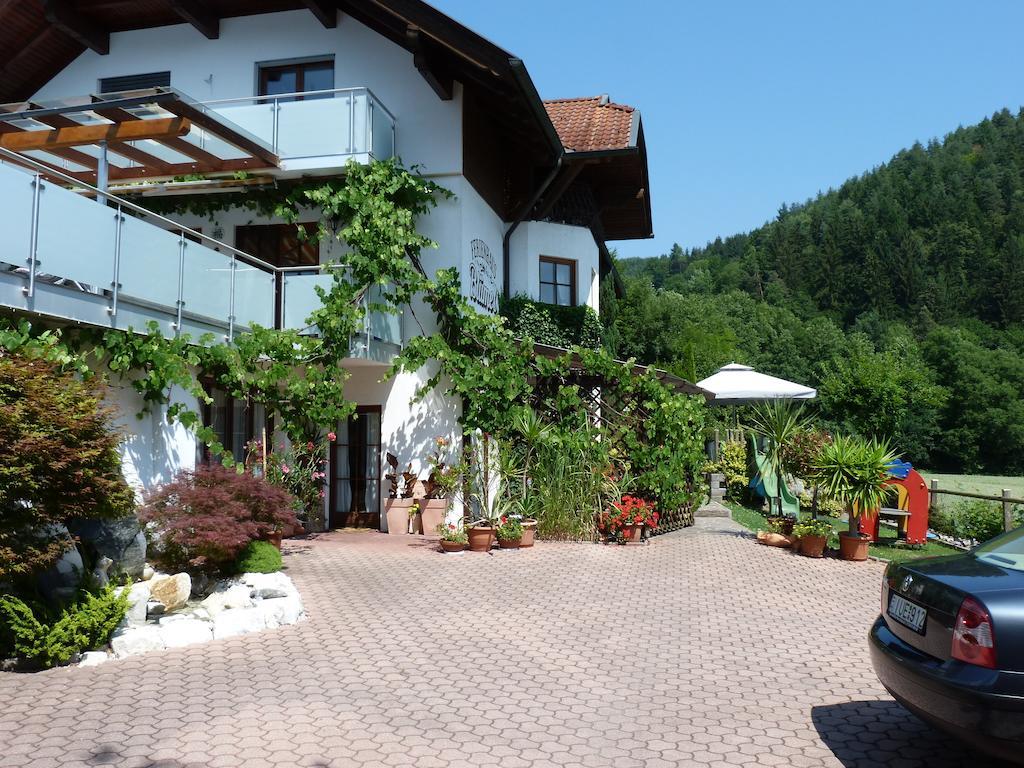 Ferienhaus Bluemel Inkl. Freier Strandbadeintritt 沃尔特湖畔韦尔登 外观 照片