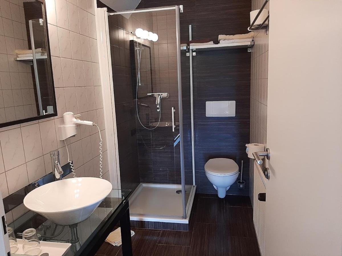 Ferienhaus Bluemel Inkl. Freier Strandbadeintritt 沃尔特湖畔韦尔登 外观 照片