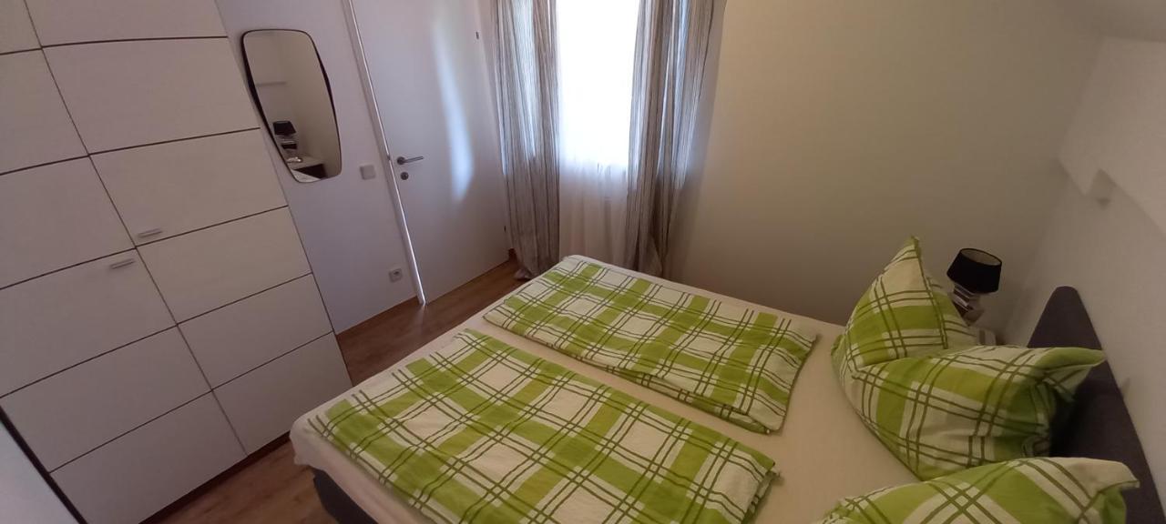 Ferienhaus Bluemel Inkl. Freier Strandbadeintritt 沃尔特湖畔韦尔登 外观 照片