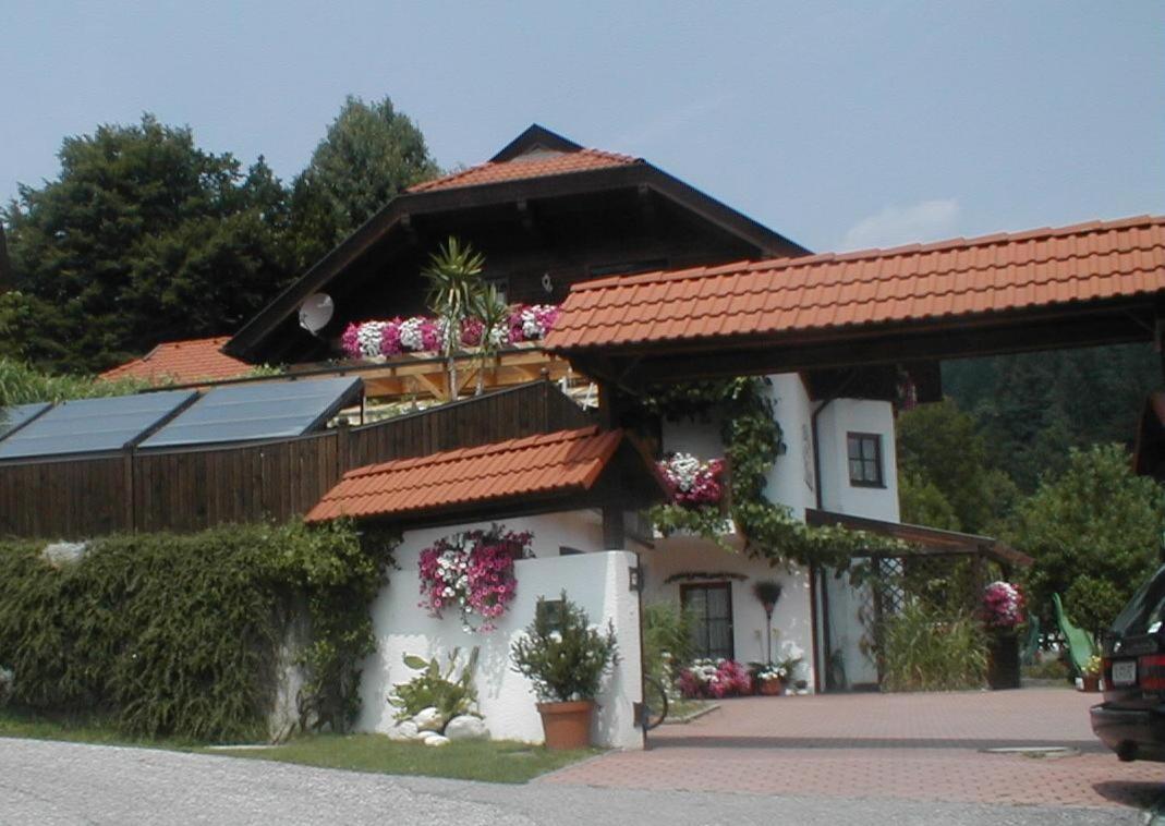 Ferienhaus Bluemel Inkl. Freier Strandbadeintritt 沃尔特湖畔韦尔登 外观 照片