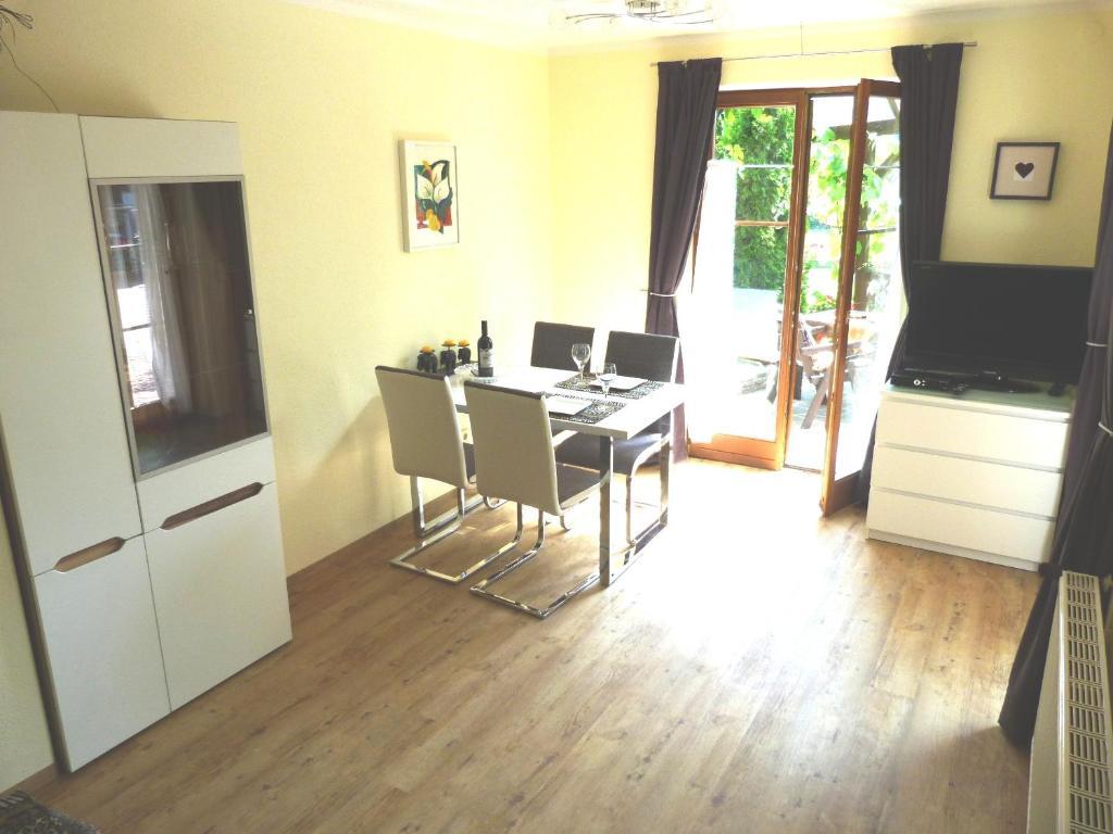 Ferienhaus Bluemel Inkl. Freier Strandbadeintritt 沃尔特湖畔韦尔登 客房 照片